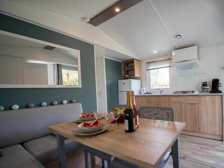 Camping Aux Rives du Soleil - Stacaravan 4 personen - Alize in Pont-de-Vaux, Bourg-en-Bresse en omgeving