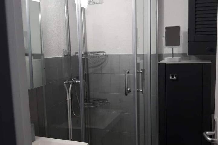 Gîte pour 2 personnes, avec terrasse, animaux acceptés dans Port Des Lecques Saint Cyr Sur Mer - 4