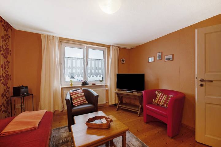 Ferienhaus 'Haus Gertrud' mit Bergblick, privater Terrasse und Wlan in Monzelfeld, Bernkastel-Kues & Umgebung