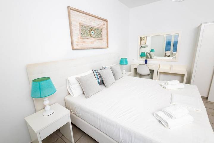 Gîte pour 2 personnes, avec Terrasse et Jacuzzi ainsi que Jardin et Piscine dans Platis Gialos Sifnos - 4