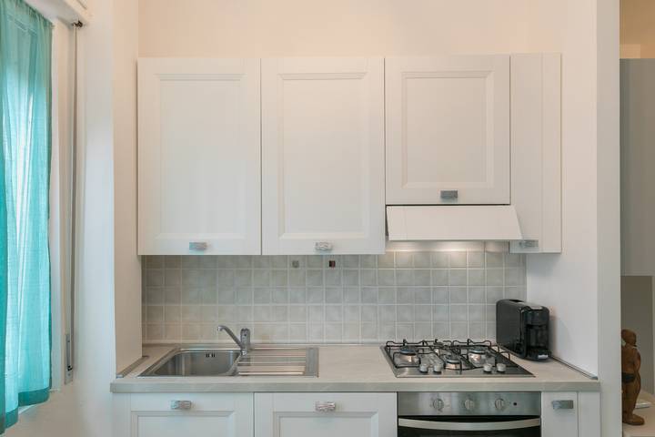 Appartamento intero, Appartamento Casa dell'Elba con vista mare, balcone e Wi-Fi in Piombino, Costa degli Etruschi