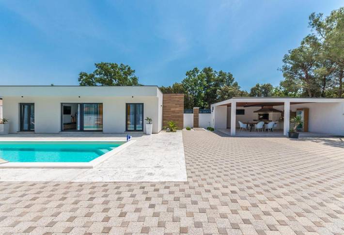 Villa pour 6 personnes, avec jacuzzi ainsi que piscine et jardin à Biograd na Moru - 3