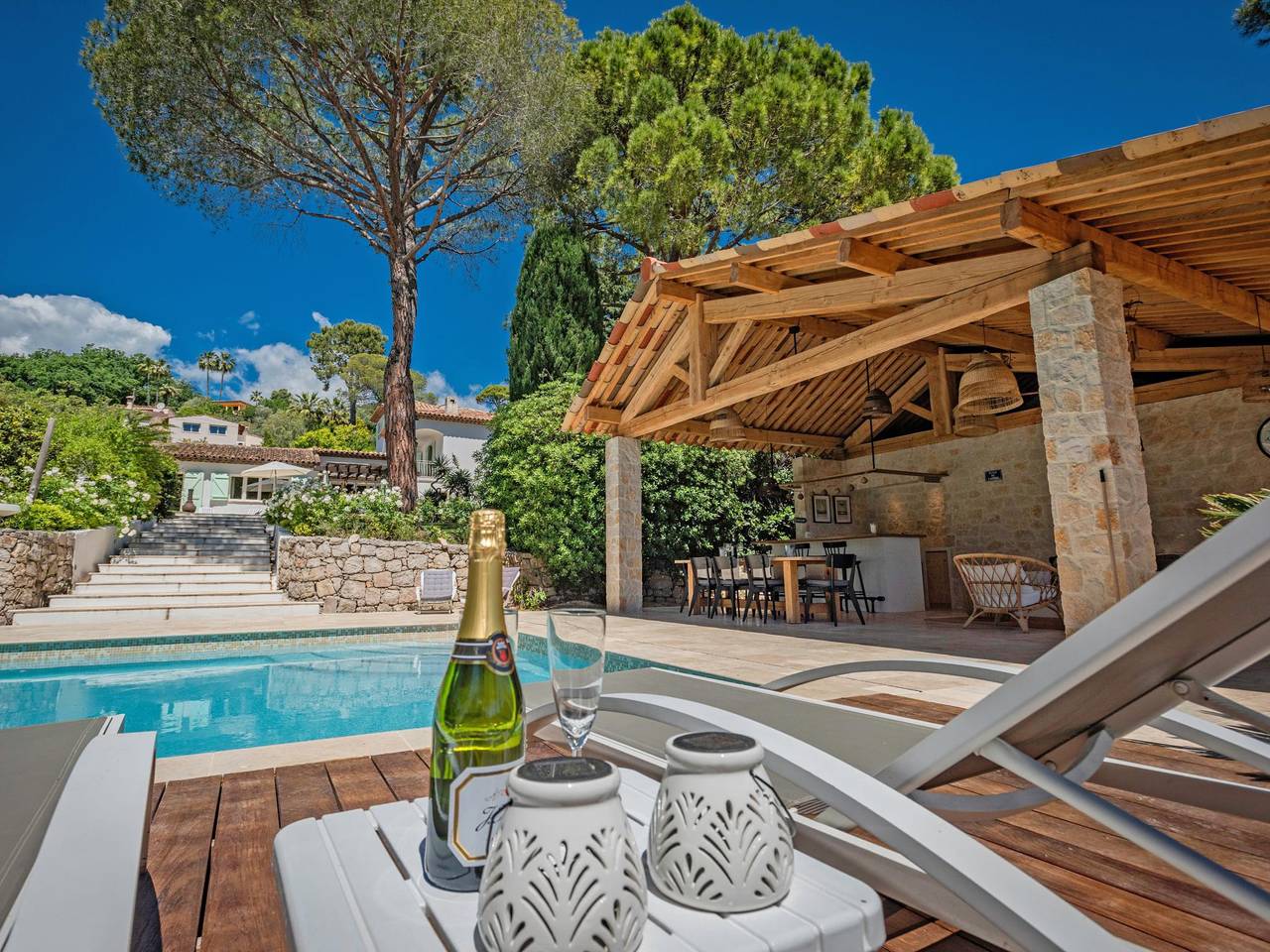 Luxury villa with private pool and pool house
 in Mougins, Costa mediterránea (Francia)
