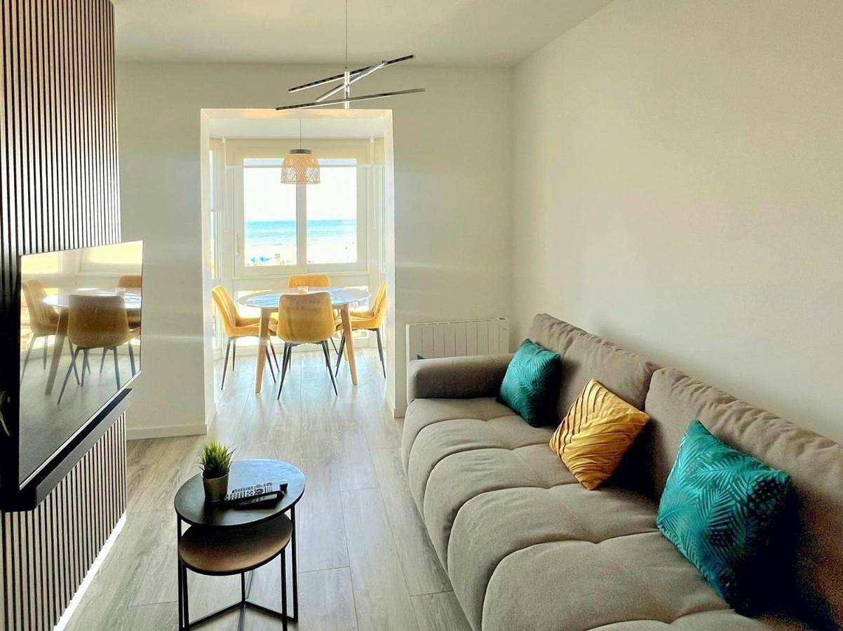 Appartement entier, Les pieds dans l'eau / F2 avec vue sur Mer in Houlgate, Région de Lisieux