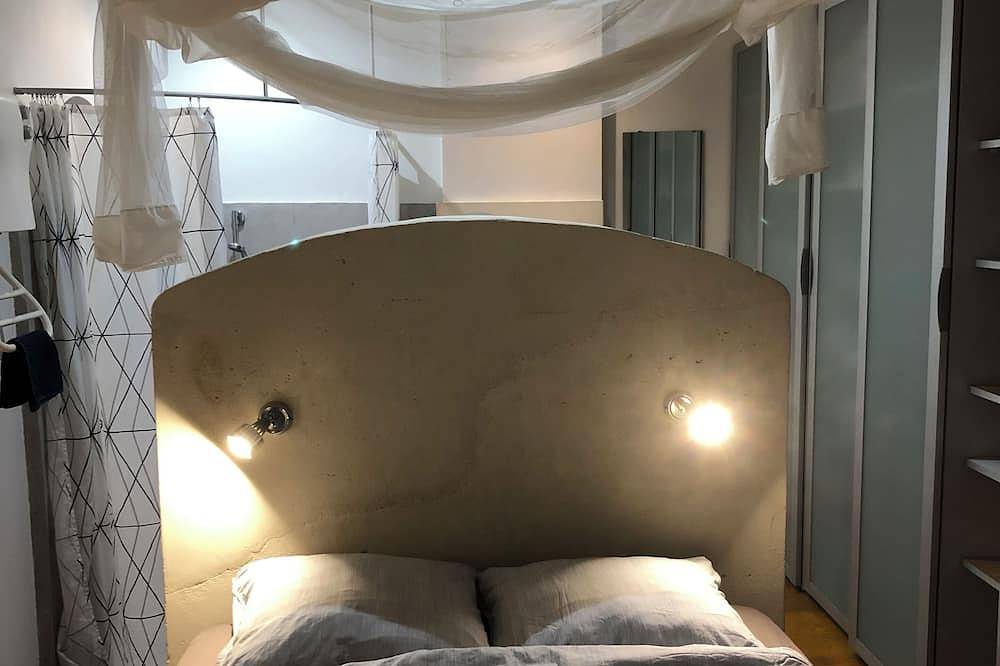 Ferienhaus in Giens mit traumhaftem Blick über die Bucht von Almanarre in La Madrague, Hyeres