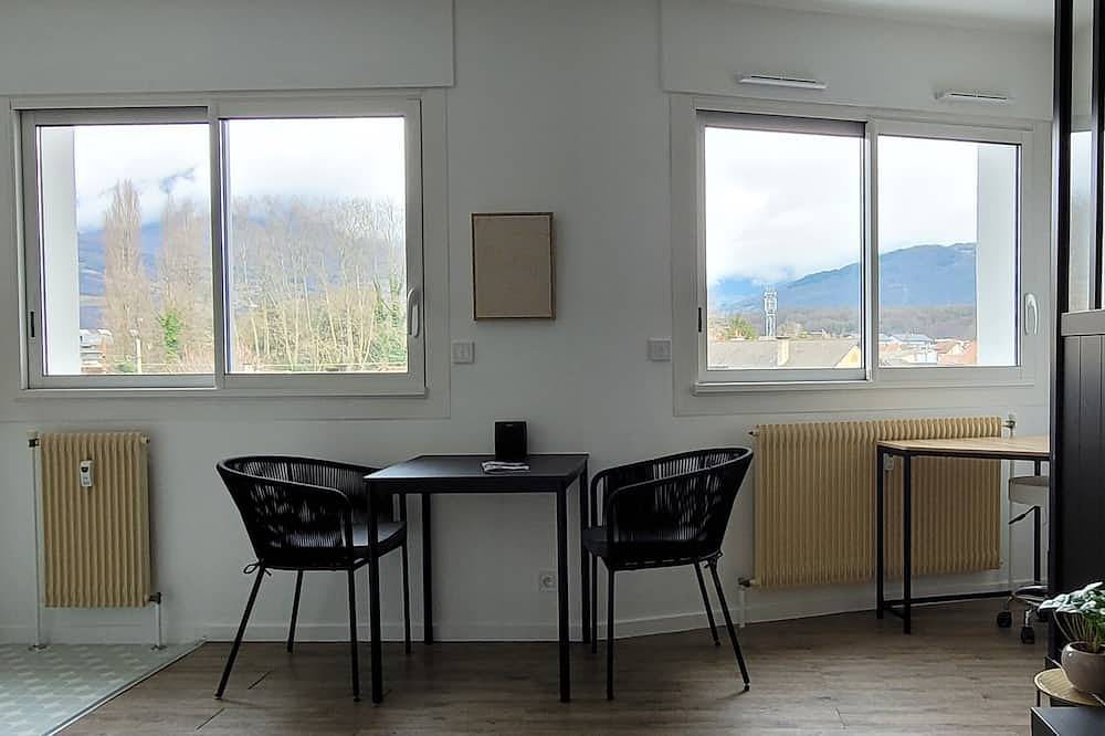 Apartamento entero, Renovated studio with mountain view - Centre Chambéry in Barberaz, Chambéry region