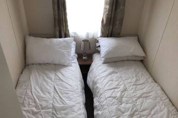 Static Caravan for 4 People in Poole, Poole Harbour, Photo 1