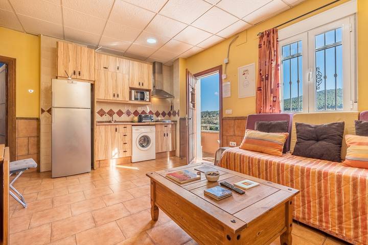 Hel lejlighed, Apartment 'Tizná' with Mountain View, Shared Terrace and Wi-Fi in Jerez del Marquesado, Geoparque de Granada