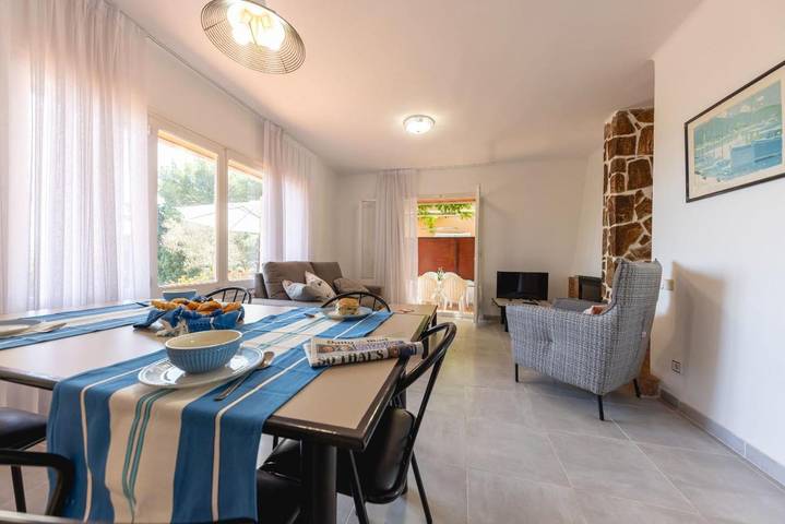 Casa rural para 5 personas, con terraza además de vistas y jardín en Sant Feliu de Guíxols