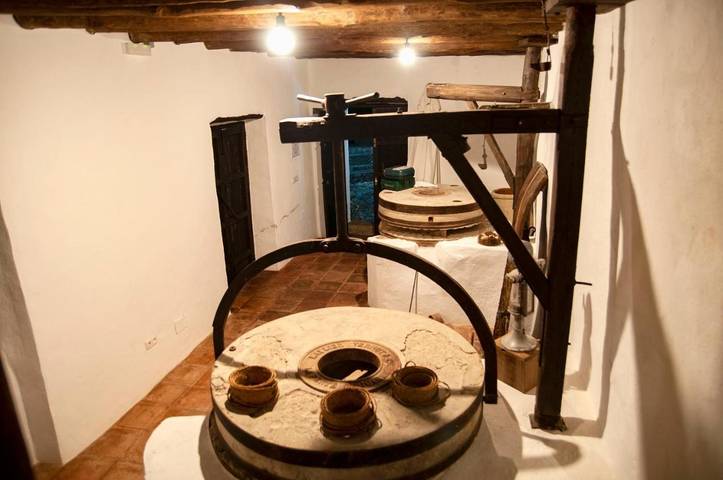 Casa de vacaciones para 7 personas, con vistas además de balcón y piscina en Valle del Genal - 2