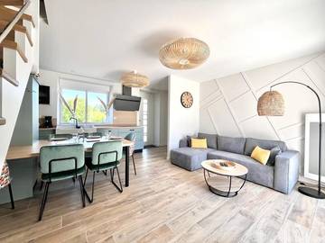 Location de vacances pour 6 personnes, avec jacuzzi et jardin à Courlay