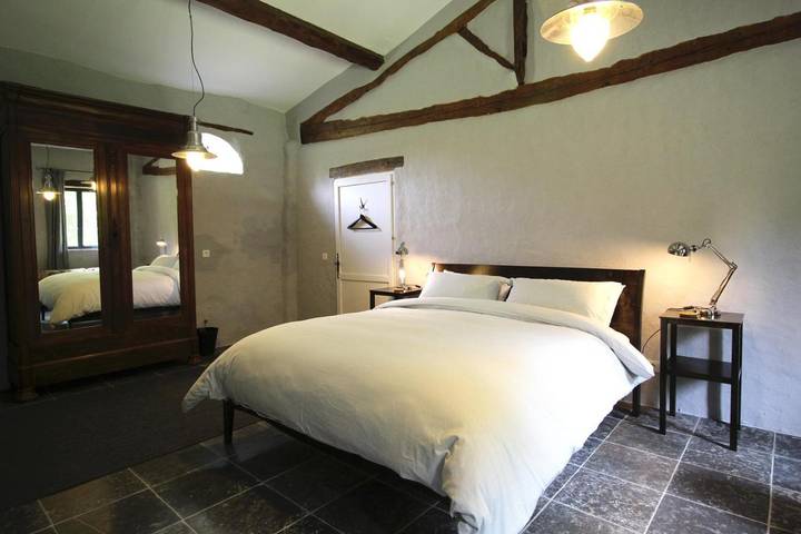 Gîte pour 2 personnes, avec vue ainsi que jardin et piscine à Villasavary - 3