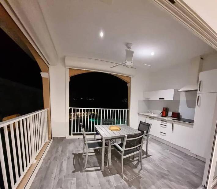 Gîte pour 3 personnes, avec vue ainsi que piscine et terrasse dans Nettlé Bay - 3
