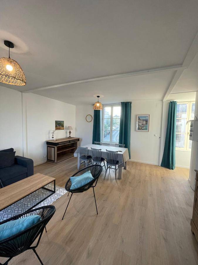 Appartement entier, Three-Bedroom Apartment in Pouzauges, Fontenay-le-Comte