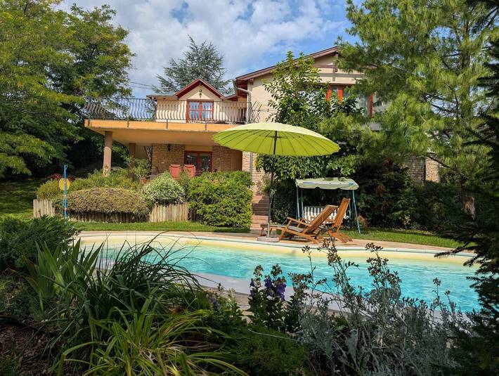 Ferienhaus mit Pool und Ausblick zum Balaton für Familien in Balatonalmadi, Plattensee nordufer