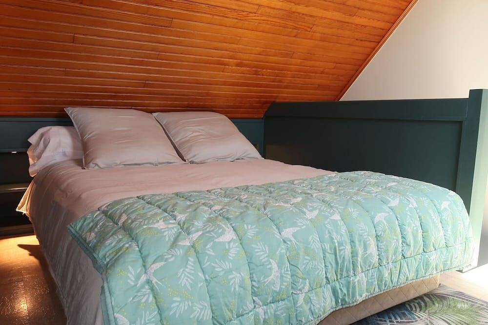 Wonderful private villa for 2 people with Tv, terrace and parking in Pouldreuzic, Côte de Cornouaille