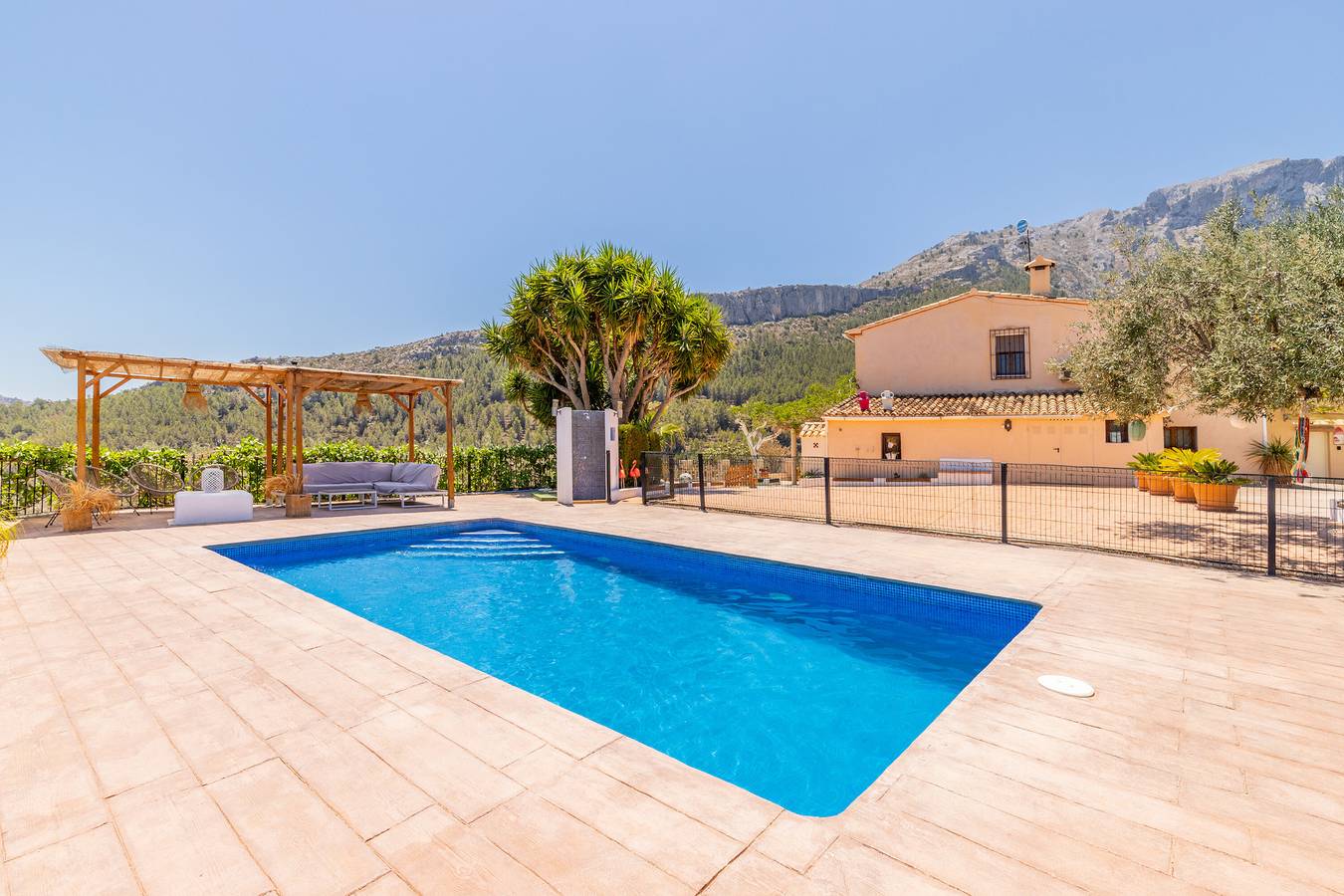 Casa de vacaciones 'Casa La Lloma' con vistas a la montaña, piscina privada y Wi-Fi in Benisa, Costa Blanca