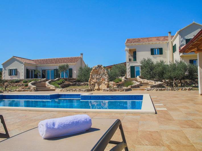 Finca für Gruppen für 12 Personen, mit Garten und Pool sowie Balkon in Kroatien - 2