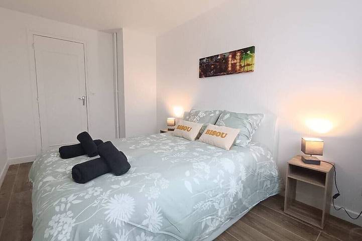 Entire apartment, The Hanging Garden - For 3 People in Fontainebleau, Seine-et-Marne