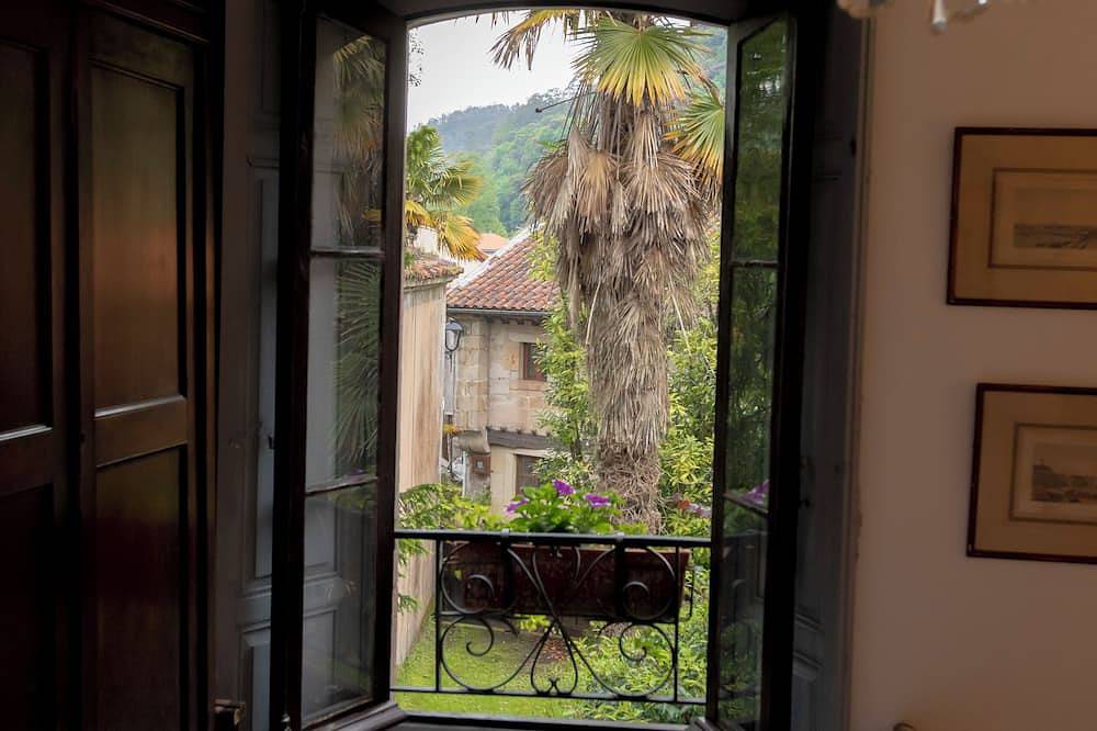 Historic manor estate near Comillas, minutes to beaches in Treceño, Valdáliga