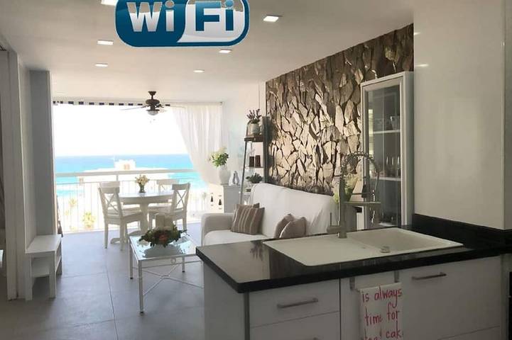 Appartement de vacances pour 2 personnes, avec balcon ainsi que jardin et piscine - 1