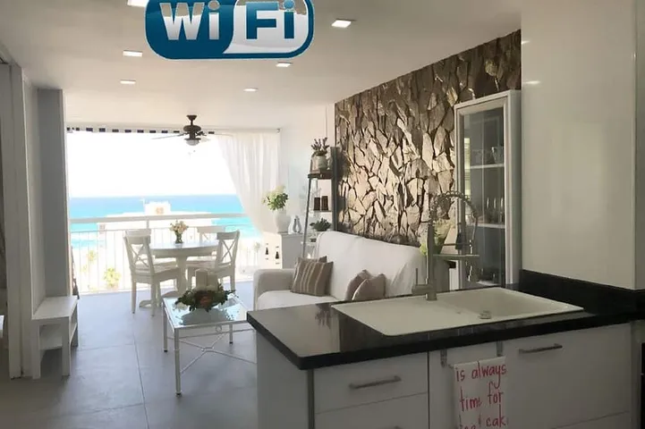 Appartement de vacances pour 2 personnes, avec balcon ainsi que jardin et piscine - 1