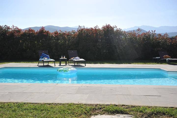 Location de vacances pour 10 personnes, avec jardin et terrasse, animaux acceptés à Ventiseri