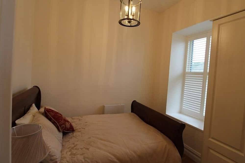 Entire apartment, The Post House - Apartment 2 in Kinsale, County Cork