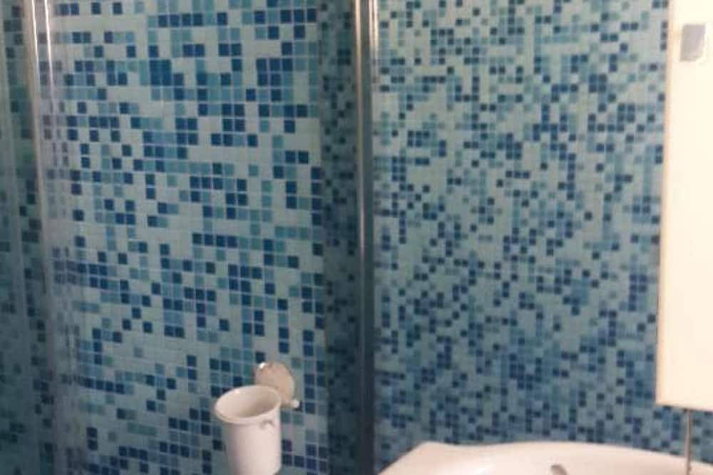 Apartment für 4 Personen in einer Villa, 100 m vom Sandstrand entfernt in Torre Chianca, Lecce Provinz