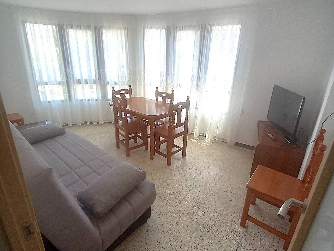 Apartamento entero, Apartamento funcional en Cullera para 5 pers, cerca de la playa, fácil acceso in Cullera, Costa de Valencia