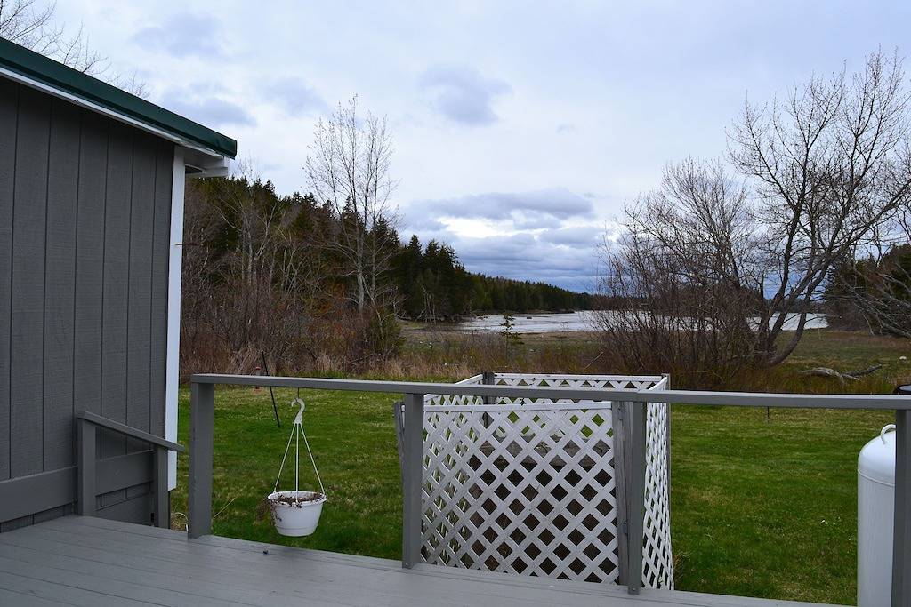 Quiet and Cozy Seaside Cottage with Amazing Sunsets in Washington County (Maine)