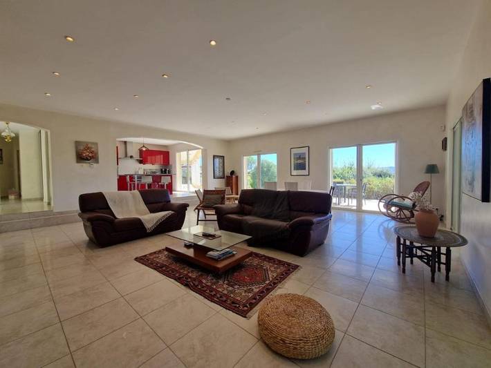 Location de vacances pour 6 personnes, avec jardin et terrasse ainsi que piscine et vue à Les Arcs (Var) - 2