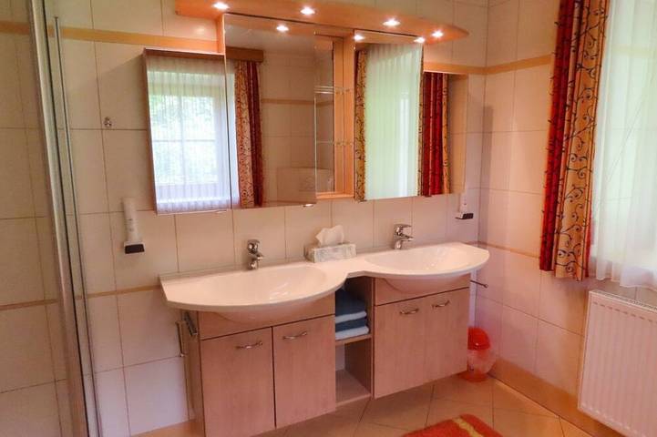 Ganze Wohnung, Waldblick in Steinfeld in Kreuzeckgruppe, Steinfeld im Drautal