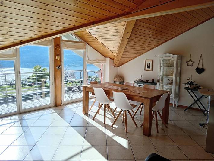Ferienwohnung für 5 Personen, mit Balkon und Seeblick sowie Ausblick in Tenna