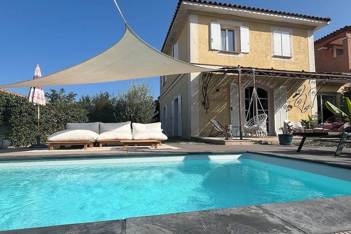 Ferme pour 6 personnes, avec Terrasse et Jardin à Marseille