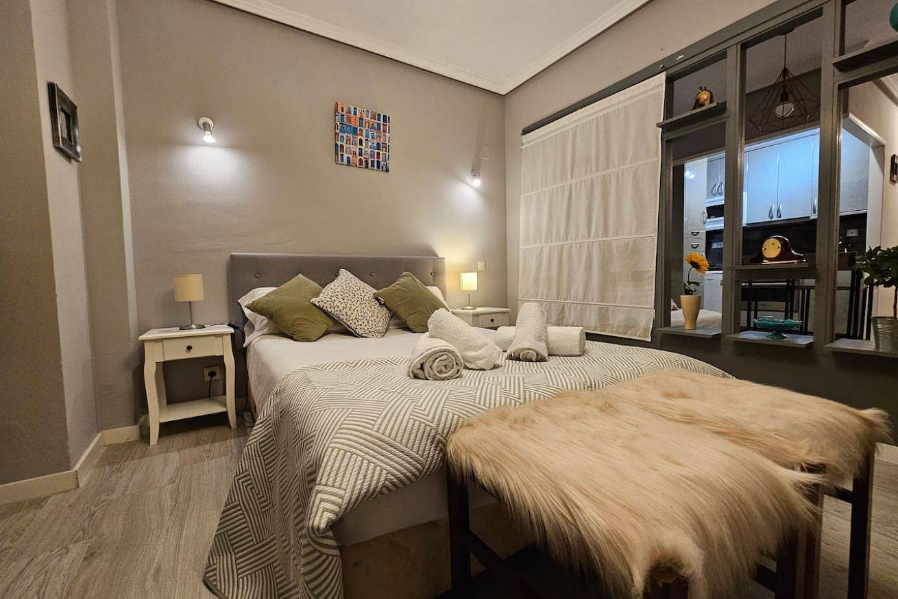 Geheel appartement, Charming Apartment with Fireplace & Wi-Fi in Oviedo, Cantabrisch Gebergte