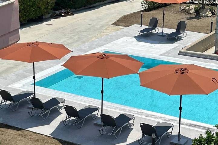 Ferienwohnung für 4 Personen, mit Garten und Balkon in Afantou