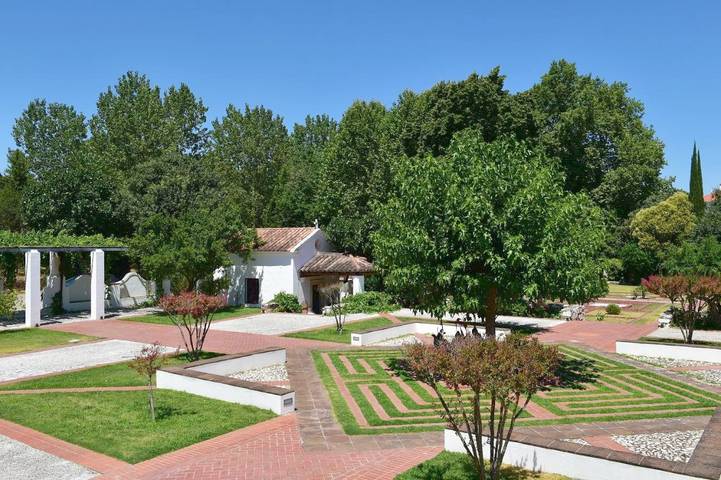 Hôtel pour 2 personnes, avec vue ainsi que jardin et piscine à Borba - 4