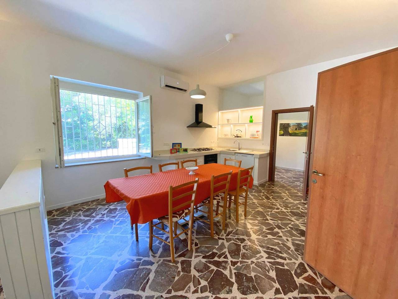 Charming House near the Sea in Torre Pali. in Torre Pali, Salve