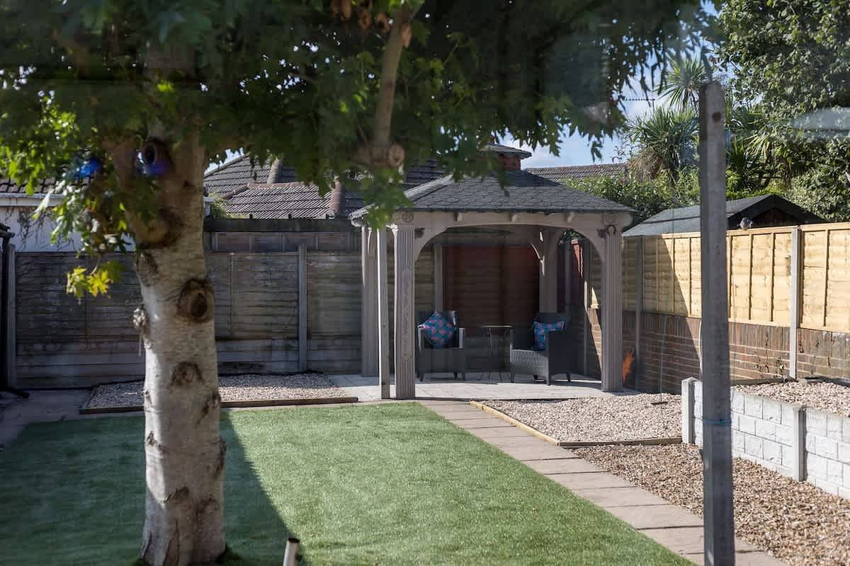 Lake Retreat - Short Walk to Hamworthy Beach in Poole, Poole Harbour