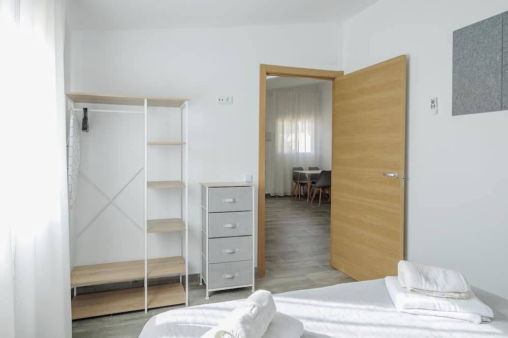 Country House 'Villa Con Piscina Cerca De Sevilla' with Private Pool, Wi-Fi and Air Conditioning in Hacienda de Tarazona, La Rinconada