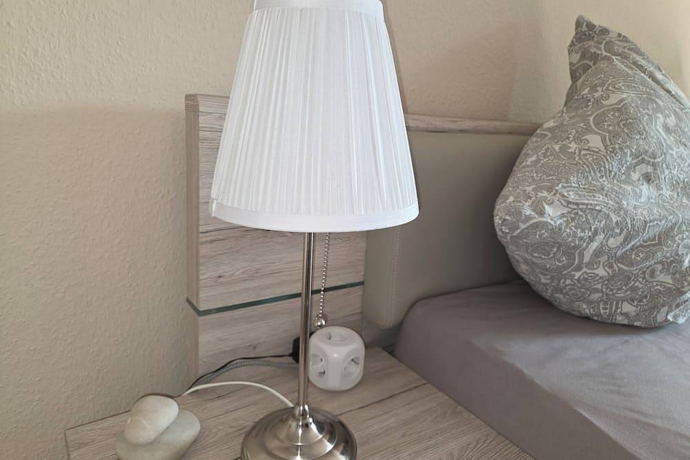 Ganze Wohnung, Park & Meer – 4 Zi. Ferienwohnung im Grünen | Balkon, Parkplatz | bis 9 Personen in Rostrup, Bad Zwischenahn