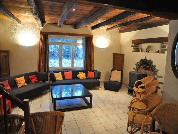 Vakantiehuis voor 24 personen, with tuin and whirlpool as well as terras and sauna, kindvriendelijk in Herbeumont
