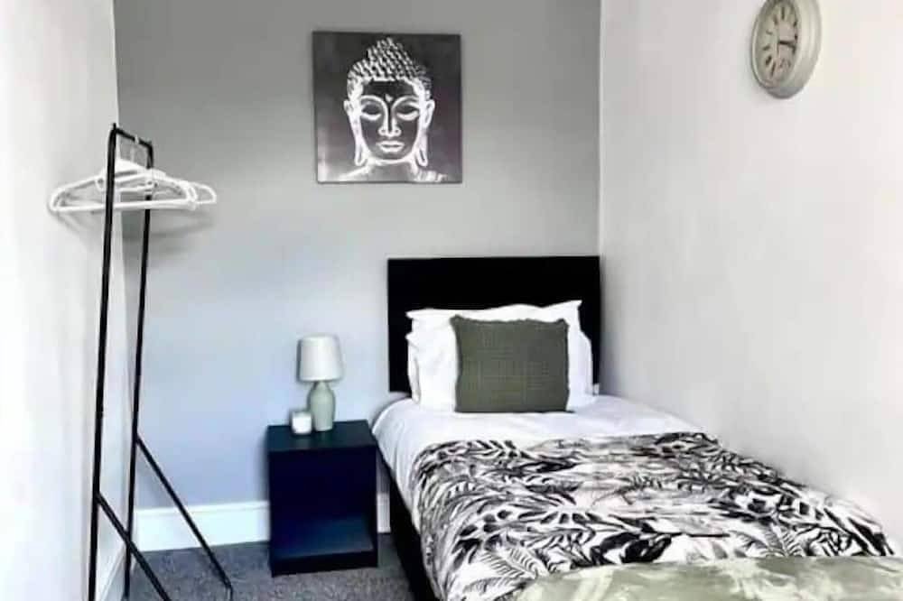 Devonshire- 2 Bdrm House Contractor Accommodation in Sunderland