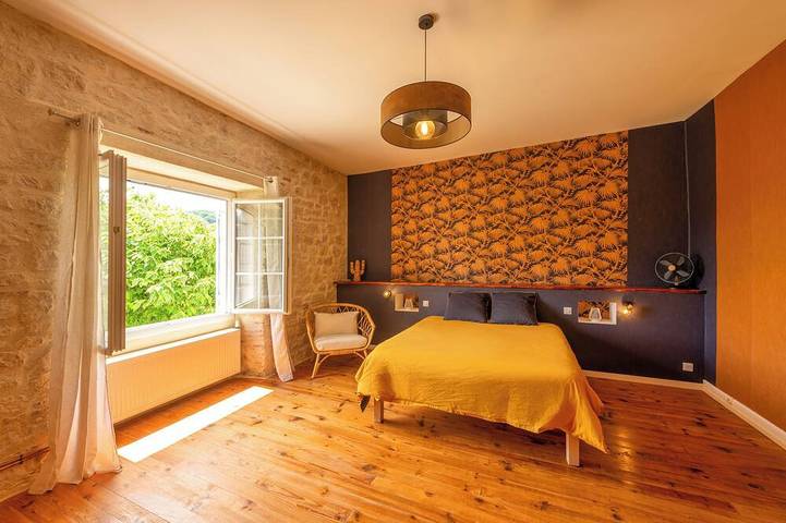 Location de vacances pour 24 personnes, avec jardin à Trentels - 2