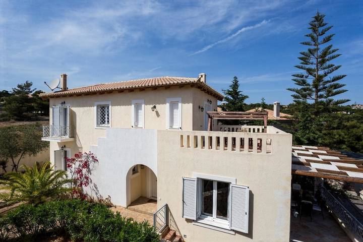 Location de vacances pour 10 personnes, avec jacuzzi ainsi que piscine et jardin à Porto Heli - 4