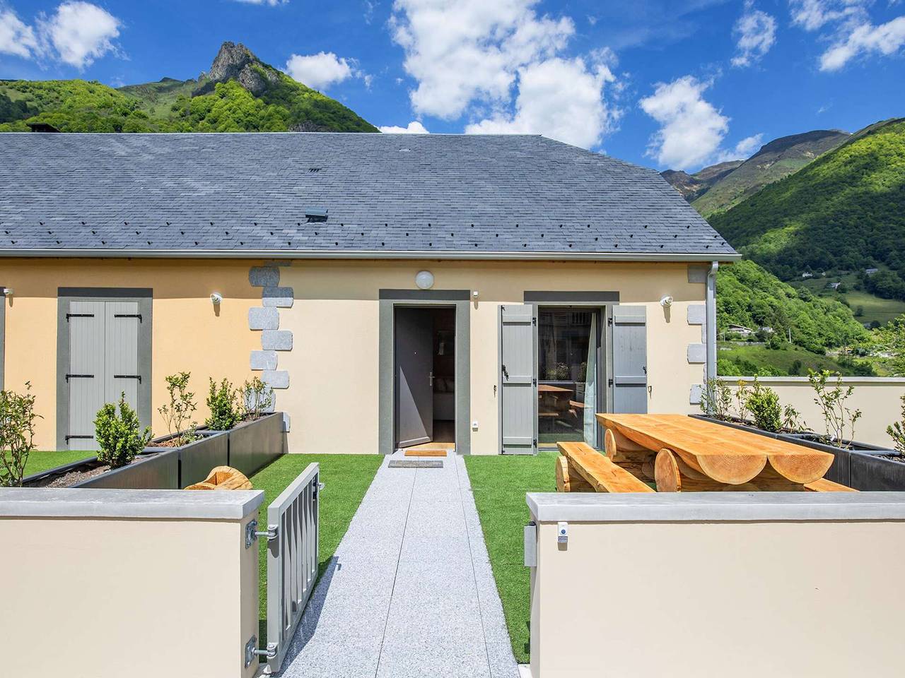Apartamento entero, Lodge nuevo con gran terraza y equipamiento de alta gama in Cauterets, Parque nacional de los Pirineos