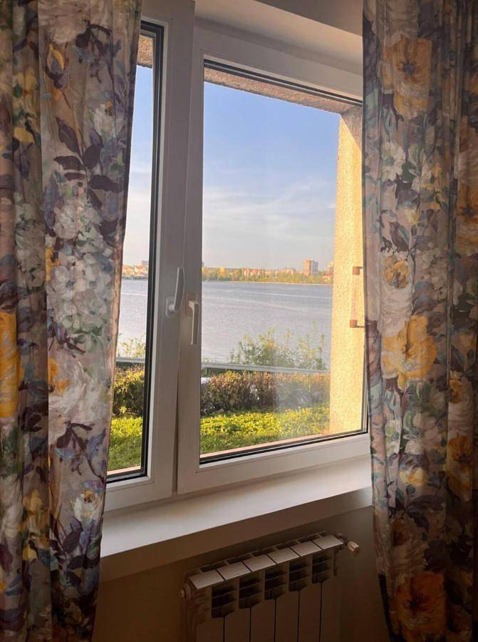 Apartament wakacyjny dla 2 osób, z widok i widok na jezioro w Elk