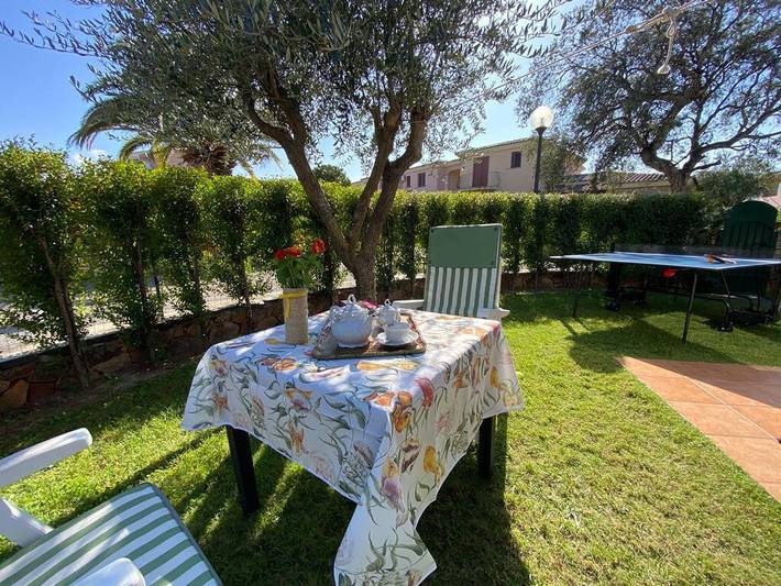 Villa 'Vittoria' con vista sulle montagne, Wi-Fi e aria condizionata in San Teodoro, Olbia-Tempio