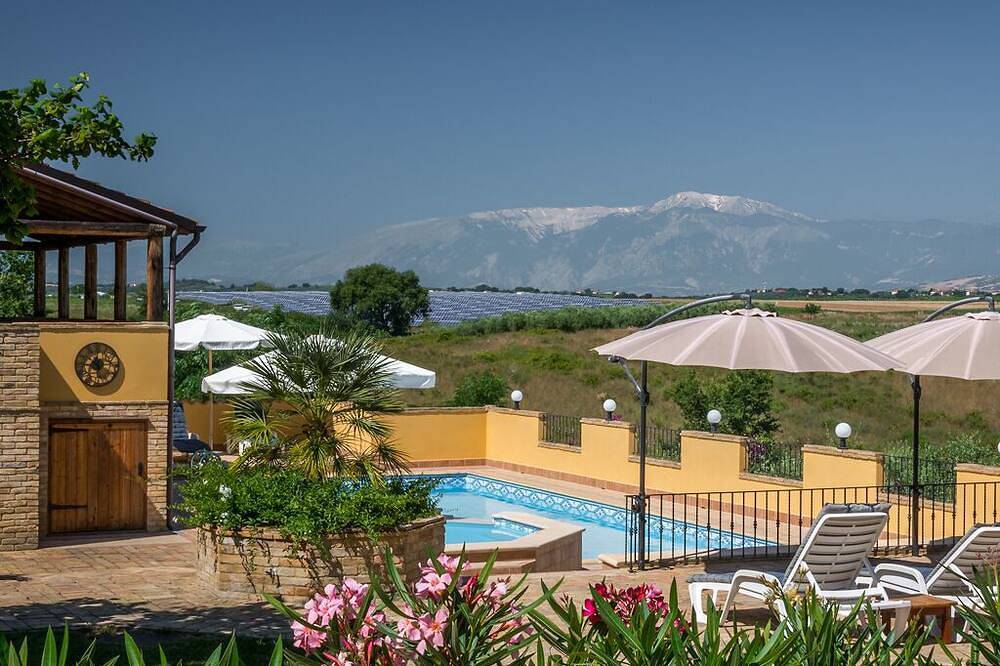 Villa for 14 People in Torino di Sangro, Adriatic Coast Abruzzo